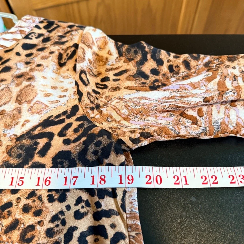 NEW J/M Sportswear Fits Medium Fall Colors‎ Animal Print Tunic Top Brown Tan